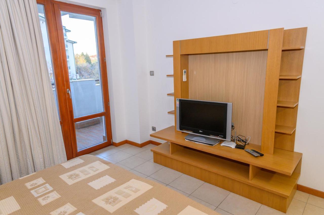 Спа Апартаменти За Гости Затворен Комплекс Емералд Ravda Extérieur photo