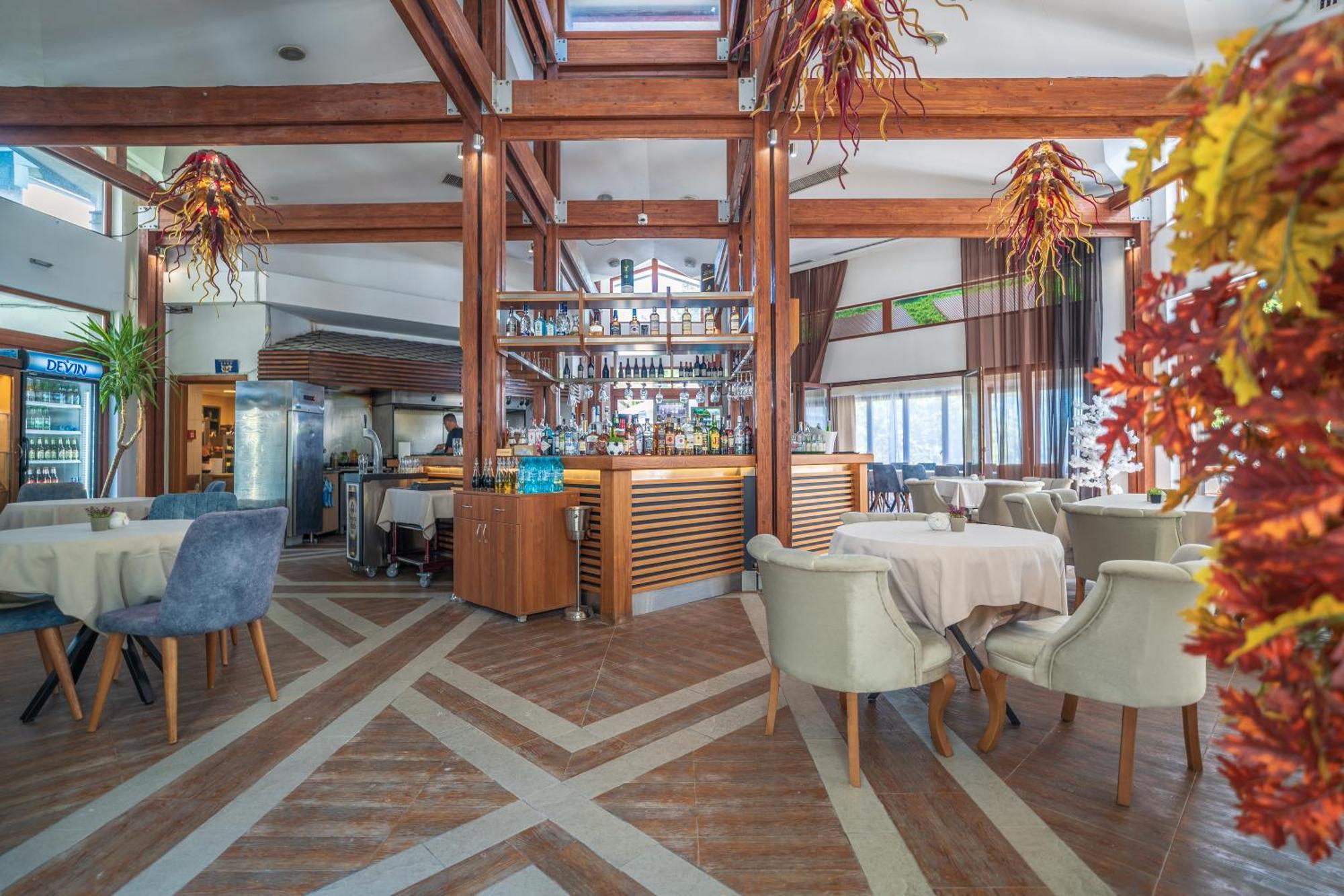 Спа Апартаменти За Гости Затворен Комплекс Емералд Ravda Extérieur photo