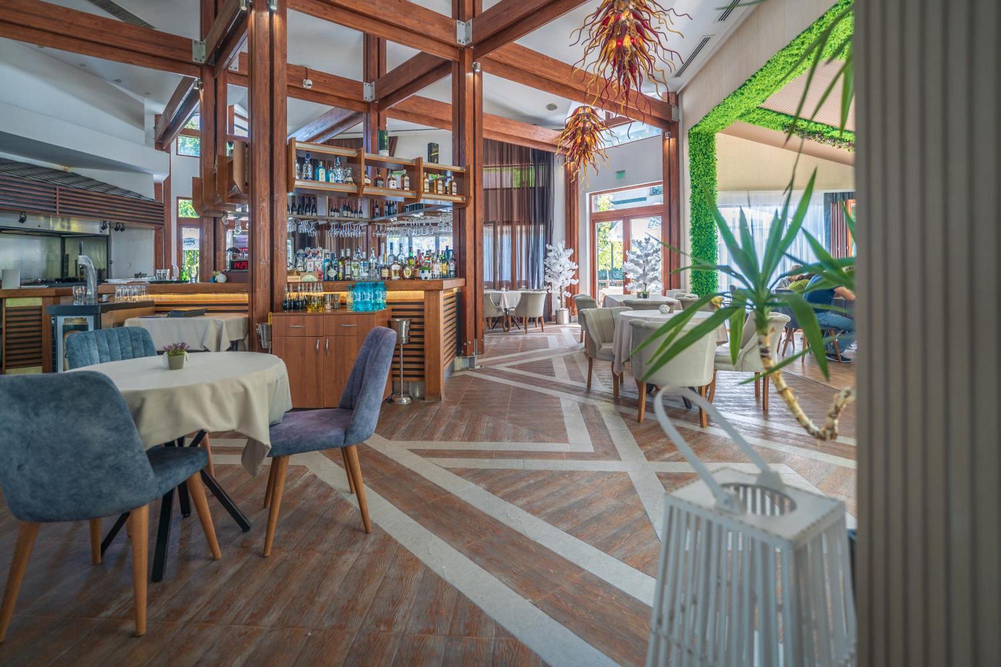 Спа Апартаменти За Гости Затворен Комплекс Емералд Ravda Extérieur photo